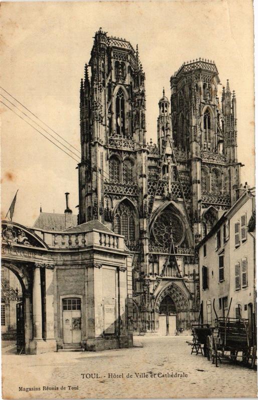 CPA Toul-Hótel de Ville et Cathédrale (187771)