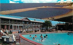 Texas Corpus Christi Sea Ranch Motel 1960s Swimming Pool Postcard 22-8703