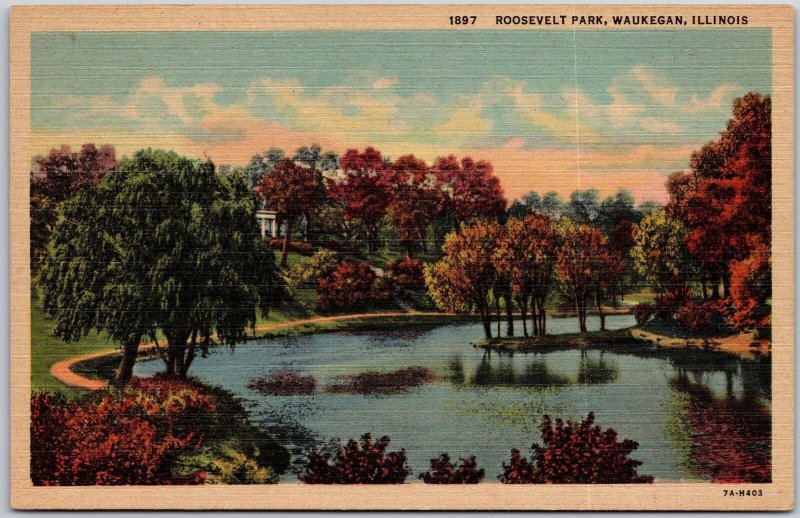 Waukegan Illinois ILL, Roosevelt Park, River, Water Reflection, Vintage Postcard