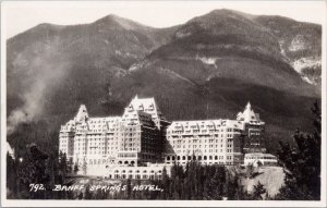 Byron Harmon 792 Banff Springs Hotel Banff Alberta AB Unused RPPC Postcard H41