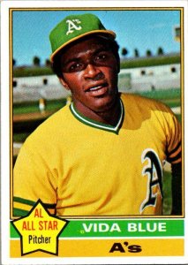 1976 Topps Baseball Card Vida Blue Oakland Athletics sk13387