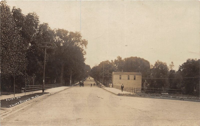 G5/ Three Rivers Michigan RPPC Postcard 1908 Flint Avenue Bridge Buggy 4