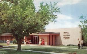 HILLSBORO, KS Kansas  TABOR COLLEGE LIBRARY~Students   c1950's Chrome Postcard