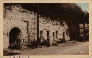 CPA DUCLAIR - Habitations dans la roche route de ROUEN (105317)