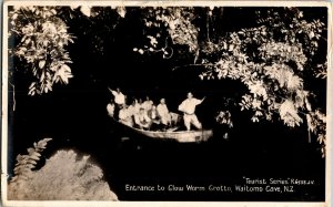 RPPC Entrance to Glow Worm Grotto, Waitomo Cave New Zealand Vintage Postcard D77