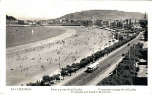 Spain San Sebastian Paseo y Playa de la Concha Vintage RPPC 07.38