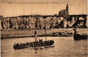 CPA DIEPPE-Le Duquesne rentrant au Port apres une Promenade (347209)