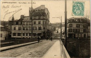 CPA AK JOINVILLE-le-PONT Sur le Pont (869481)