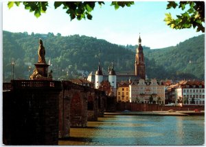 VINTAGE CONTINENTAL SIZE POSTCARD VIEW OF HEIDELBERG FROM THE NECKAR RIVER