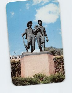 Postcard The Tom and Huck Statue at the Foot of Cardiff Hill, Hannibal, Missouri