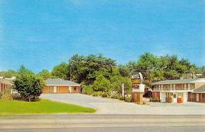 Tupelo Mississippi Motel Carro Street View Vintage Postcard K69168