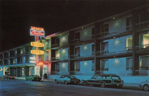 Sheraton - Carlton Motor Hotel Winnipeg Manitoba Canada Postcard 2R3-112