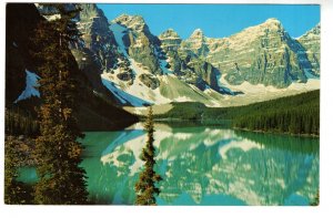 Moraine Lake, Valley of the Ten Peaks, Alberta