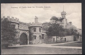 Lincolnshire Postcard - Gateway of Castle From The Grounds, Lincoln   RS2713