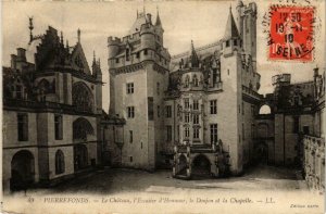 CPA Compiegne- Le Chateau, Cour d'honneur FRANCE (1009282)