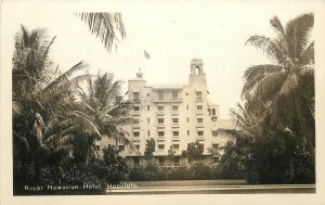 Postcard RPPC 1940s Photo Hawaii Honolulu Royal Hawaiian Hotel roadside 22-12928