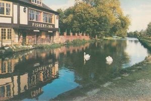The Fishery Inn Boxmoor Dacorum Hertfordshire Pub Village Lake Postcard
