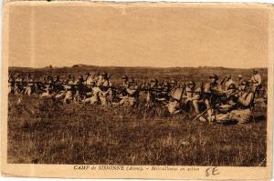 CPA Camp de SISSONNE Mitrailleuses en action (280293)