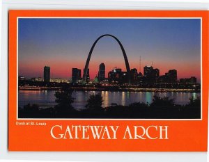 Postcard Gateway Arch, Dusk at St. Louis, Missouri
