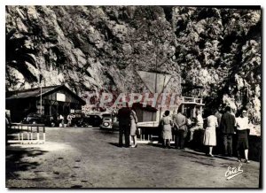 Postcard Moderne Menton La Frontiere italiene The french customs