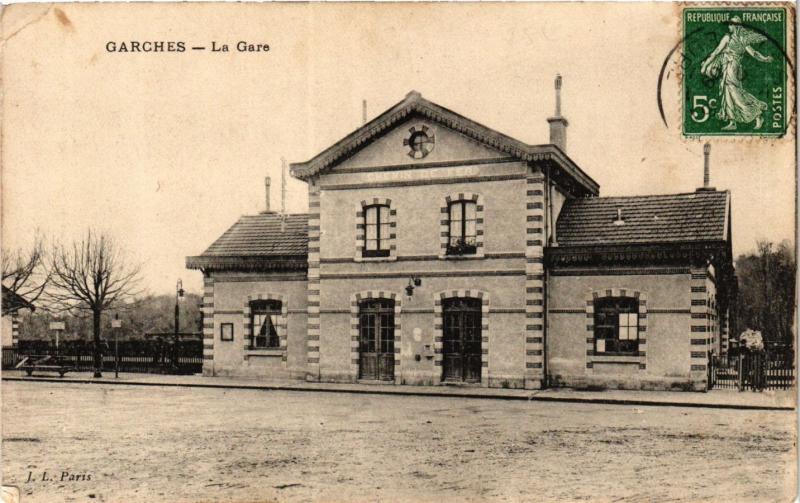 CPA AK Garches La Gare (413821)