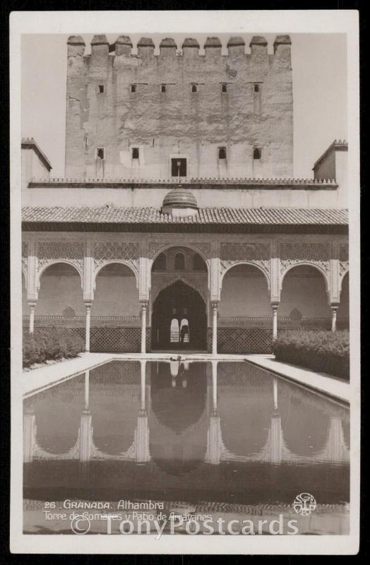 Granada - Alhambra - Torre de Comares y Patio de Arrayanes