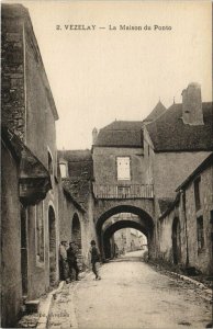 CPA VEZELAY - La Maison du Ponto (124686)