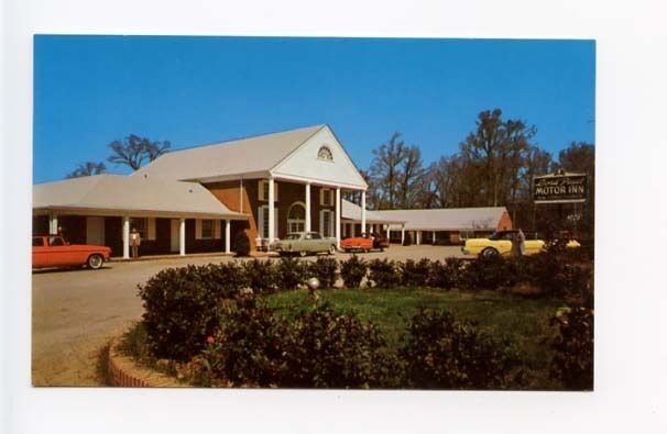 Williamsburg VA Lord Paget Motor Lodge Inn Motel on Postcard