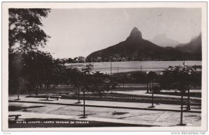 RP:  Rio De Janeiro , Brazil , 20-40s : lagoa Rodrigo de Freitas