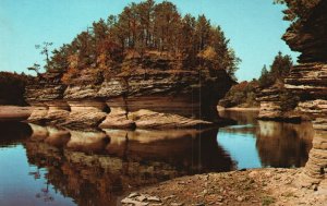 Vintage Postcard Lone Rock Lower Dells Of Wisconsin River Wis.