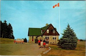 Postcard PEOPLE SCENE Fundy National Park New Brunswick NB AK2289