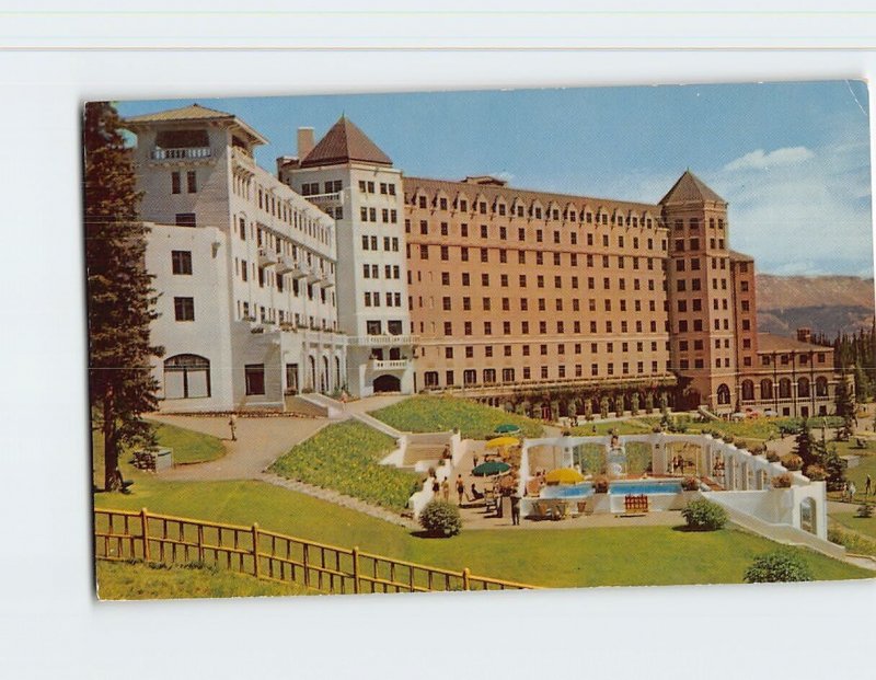 Postcard The Chateau Lake Louise and Swimming Pool, Banff National Park, Canada