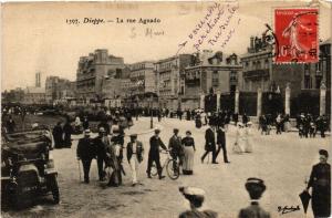 CPA DIEPPE-La rue Aguado (347254)