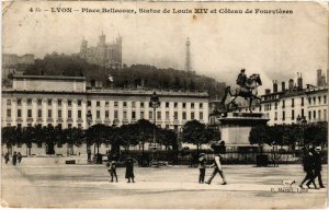 CPA LYON Place Bellecour Statue de Louis XIV. (993950)