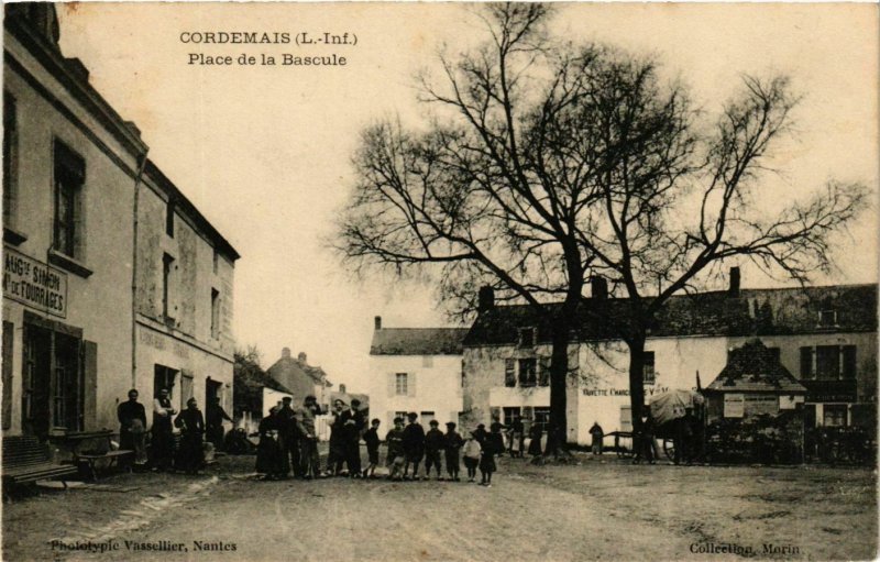CPA CORDEMAIS Place de la Bascule (864384)
