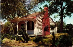 Ivy Green Helen Kellers House Tuscumbia Alabama Chrome Cancel WOB Postcard 