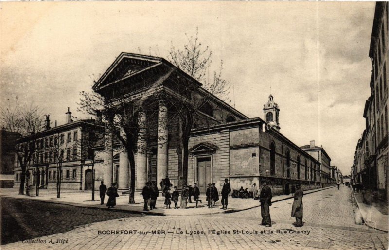 CPA ROCHEFORT-sur-MER - Le Lycée l'Église St-Louis et le Rue Chanzy (976182)