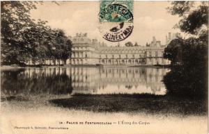 CPA Palais de FONTAINEBLEAU - L'Étang des Carpes (166579)