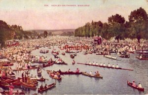 HENLEY-ON-THAMES, ENGLAND hundreds of boats on river 1915