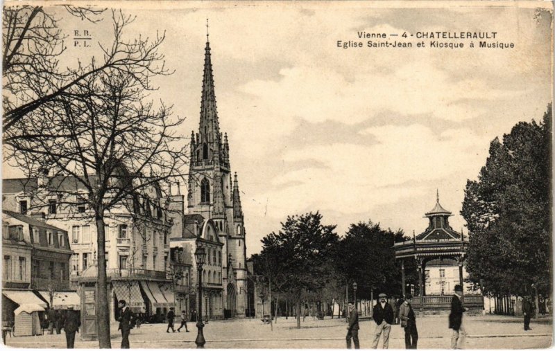 CPA CHATELLERAULT - Eglise Saint-Jean et Kiosque Musique (111781)