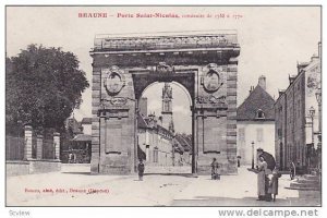 Porte Saint-Nicolas, Construite De 1755 a 1770,, Beaune (Cote d´Or), France,...