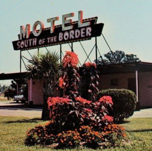 Vintage South of the Border Motel - South Carolina Postcards P48