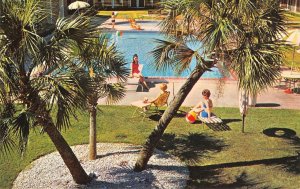 Holiday Inn, Tallahassee, Florida Swimming Pool ca 1960s Vintage Postcard