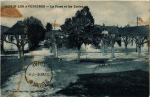 CPA Buvin-les-AVENIERES - La Place et les Écoles (433702)