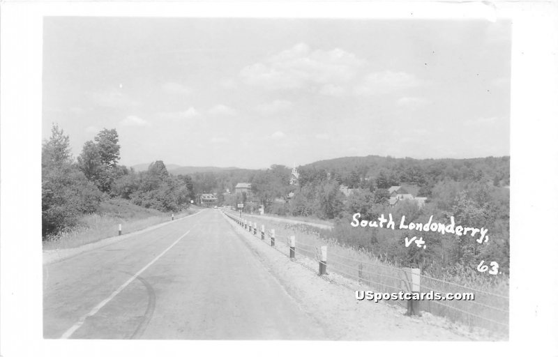 Street Scene - South Londonderry, Vermont