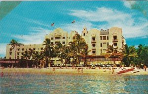 Hawaii Waikiki Royal Hawaiian Hotel In Hawaii On The Beach At Waikiki A Shera...