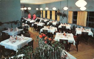 EAST WICHITA, KS Kansas ELIZABETH'S RESTAURANT~Interior ROADSIDE c1950s Postcard