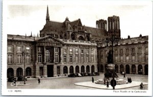 Postcard - Place Royale et la Cathédrale - Reims, France