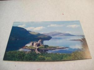 Eilean Donan Castle, Scotland //  Unused Postcard
