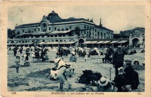 CPA BIARRITZ - Le Casino et la Plage (450444)
